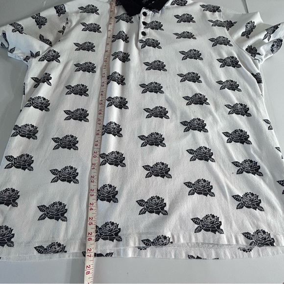 Forever 21 Men’s Polo Shirt XL White Black Rose Print Short Sleeve Collared - Picture 5 of 7